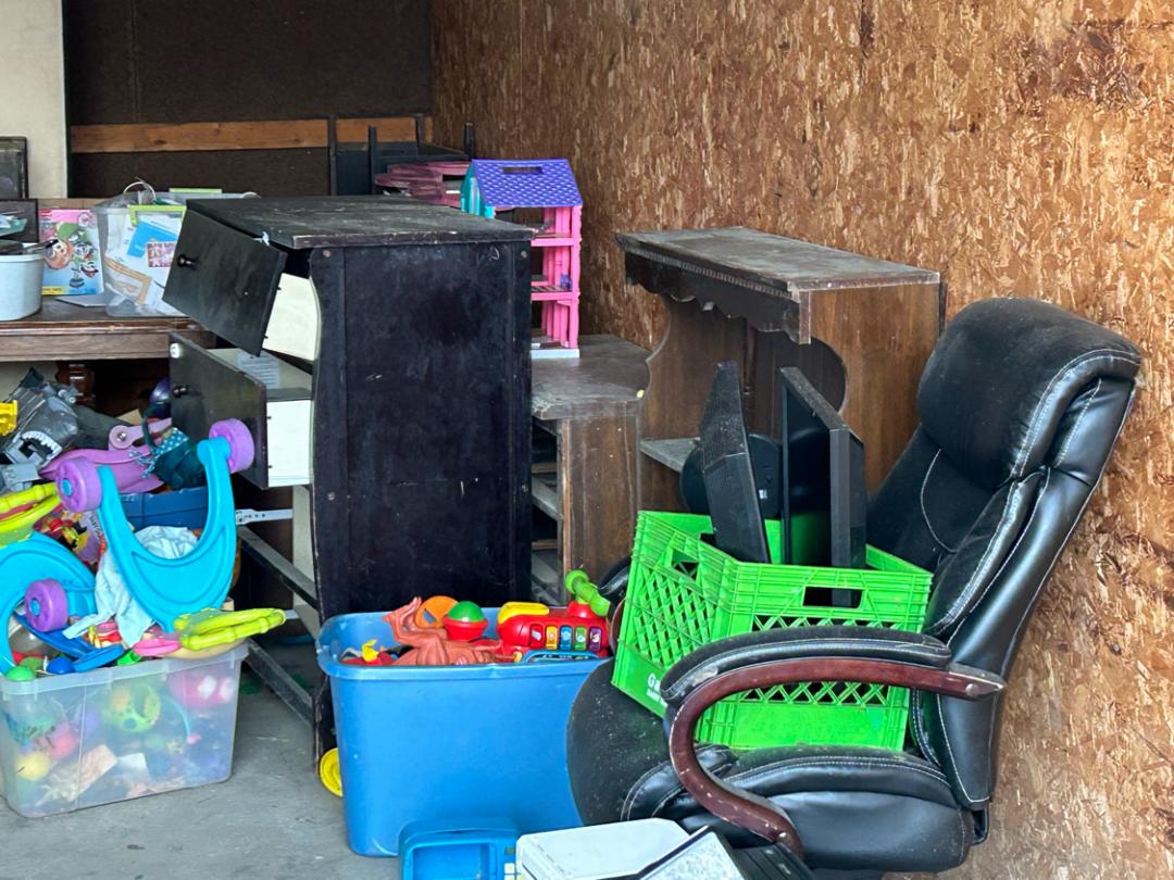 Storage Unit Auction in Hubbard, OH at Dove Storage Hubbard ends on